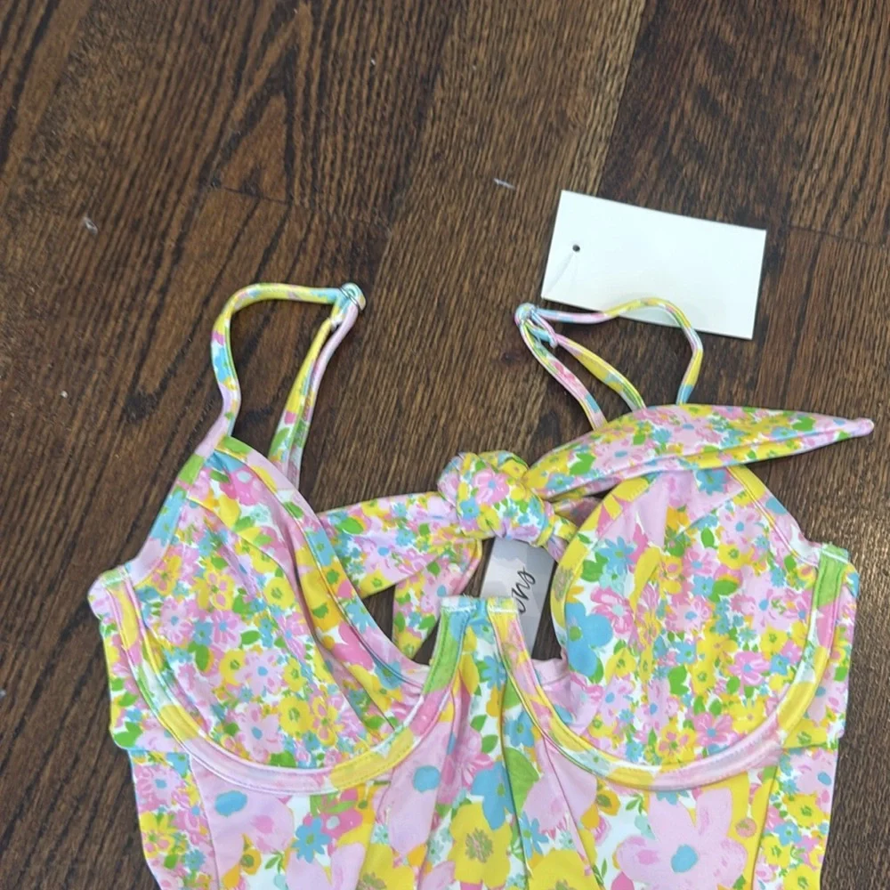 For love and lemons one piece floral swimsuit Sz XS